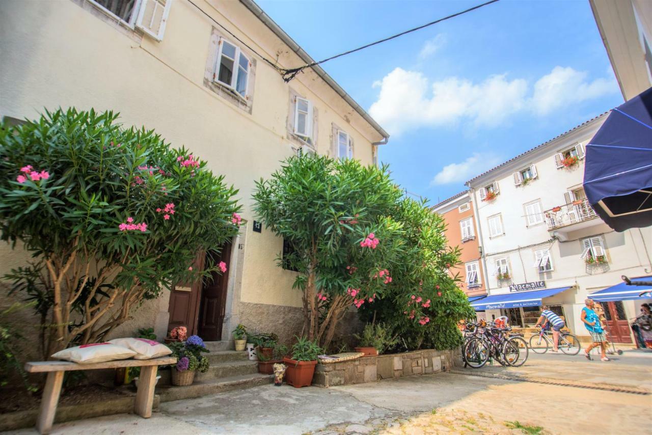 Apartment Dolores Cres Exteriér fotografie