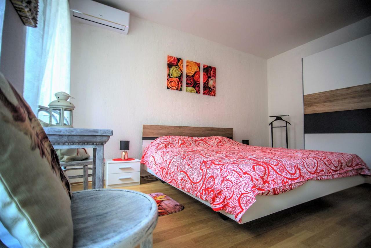 Apartment Dolores Cres Exteriér fotografie